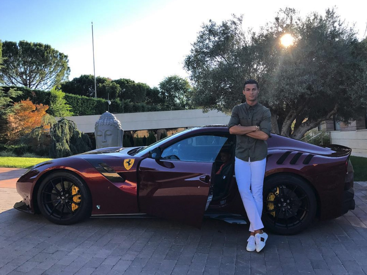 Cars of Cristiano Ronaldo VS Lionel Messi (expensive & new supercars)