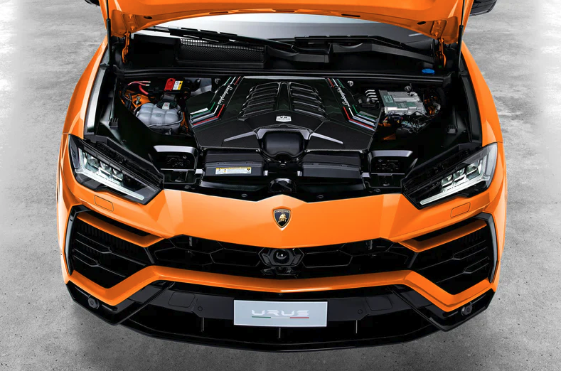 Lamborghini Usus has a V8 engine